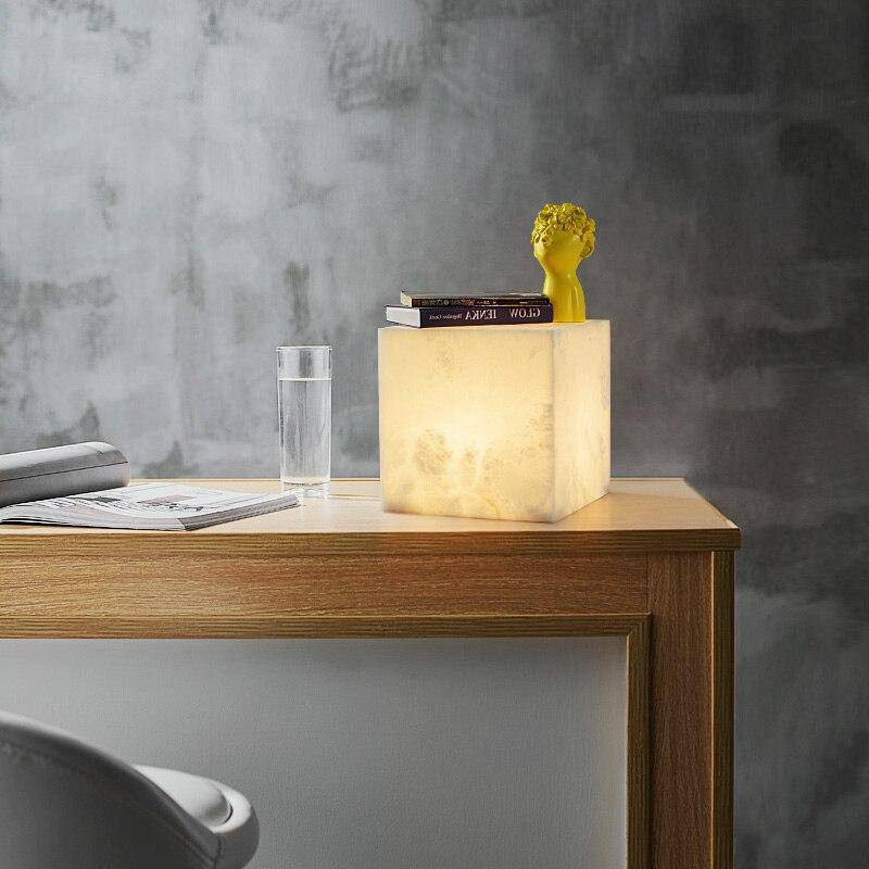 Lampe à poser design LED en forme de cube en marbre Creative - vue 2 sur 4