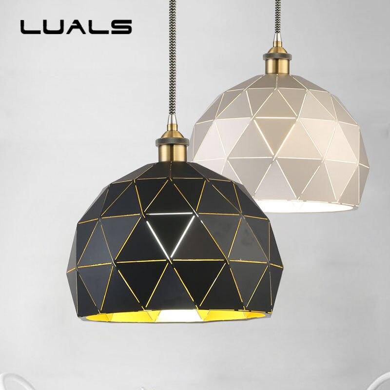 Suspension design LED arrondie avec plusieurs plaques métal Hang