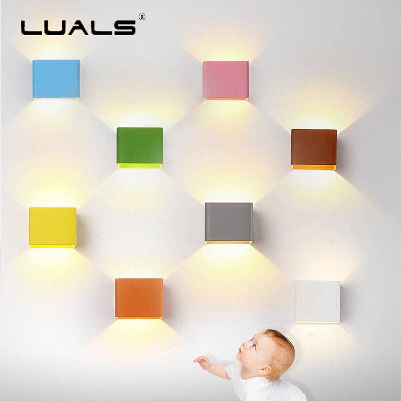 Applique murale moderne LED en cube métal coloré - vue 6 sur 14