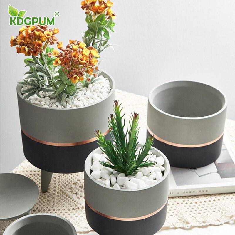 Cache-pot sur pied bas design effet ciment Ultra