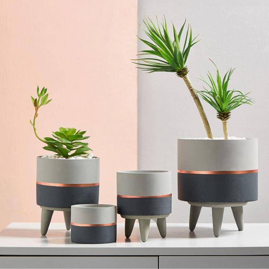 Cache-pot sur pied bas design effet ciment Ultra - vue 3 sur 12