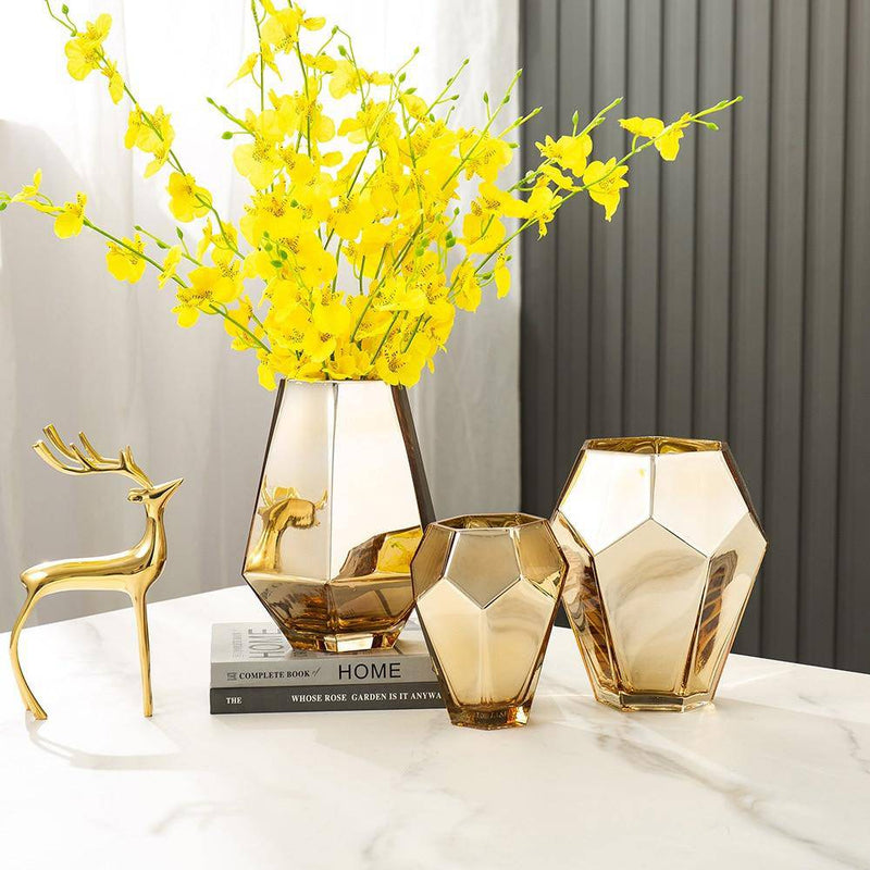 Vase design doré aux formes géométriques Luxury