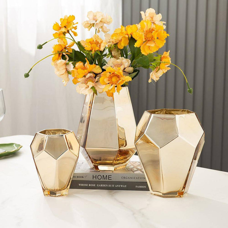 Vase design doré aux formes géométriques Luxury
