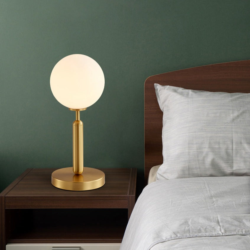 Lampe à poser avec lumière ronde et base dorée Ivy - vue 5 sur 8