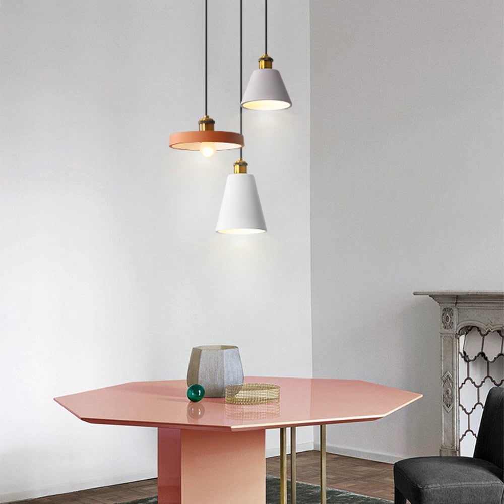 Suspension moderne LED en métal coloré Leesha - vue 4 sur 25