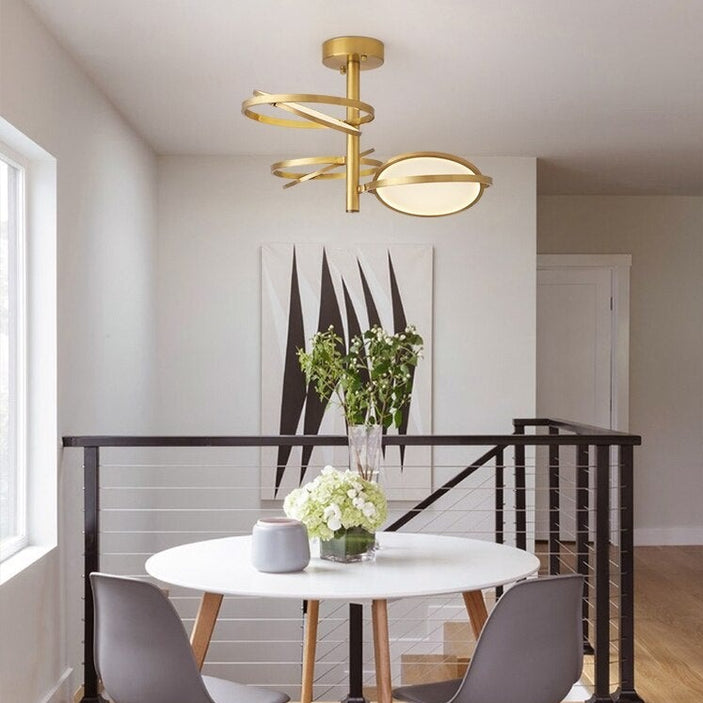 Lustre design en métal doré avec lampe arrondie Skalla