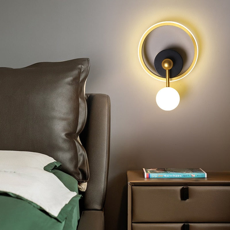 Applique murale design géométrique avec boule suspendue Oryna