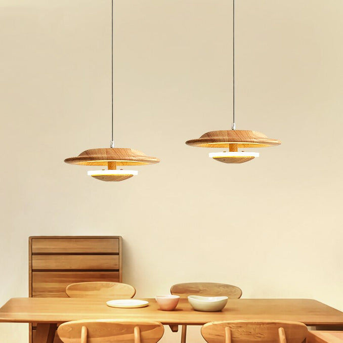 Suspension scandinave avec abat-jour original en bois Zoraida
