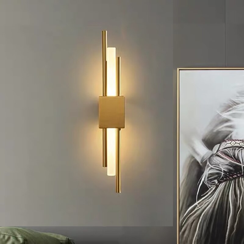 Applique murale design LED avec barre en métal doré Xeres