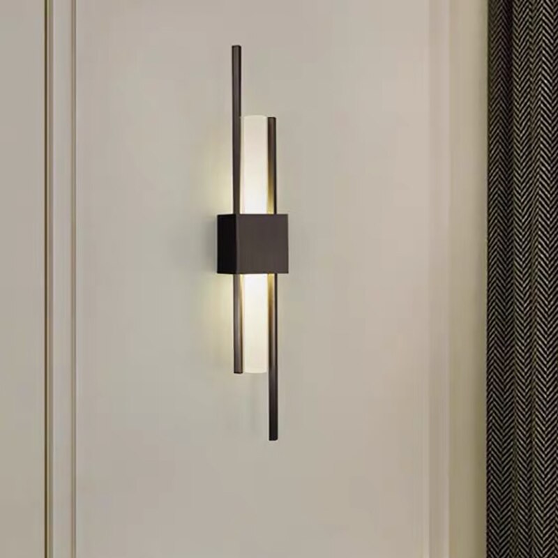 Applique murale design LED avec barre en métal doré Xeres
