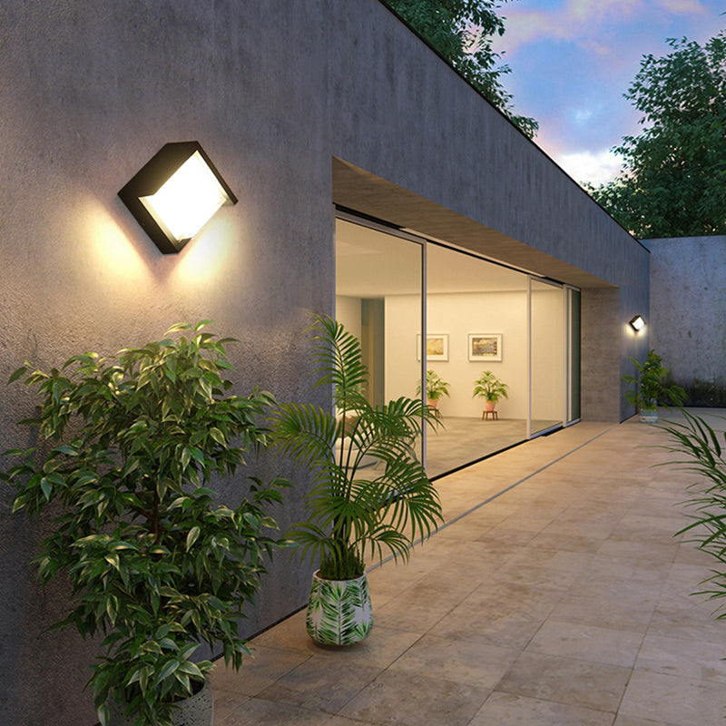Applique murale design LED résistant à l'humidité Aliénor