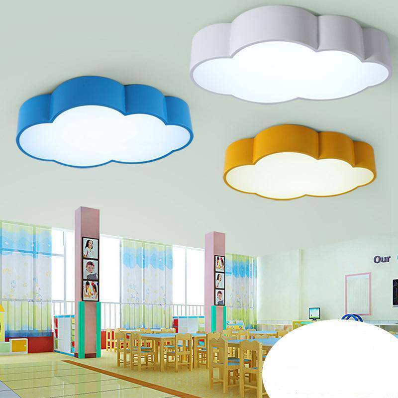Plafonnier enfant en forme de nuages de différentes tailles (plusieurs couleurs)