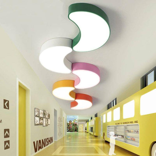 Plafonnier enfant LED en forme de lune (plusieurs couleurs)
