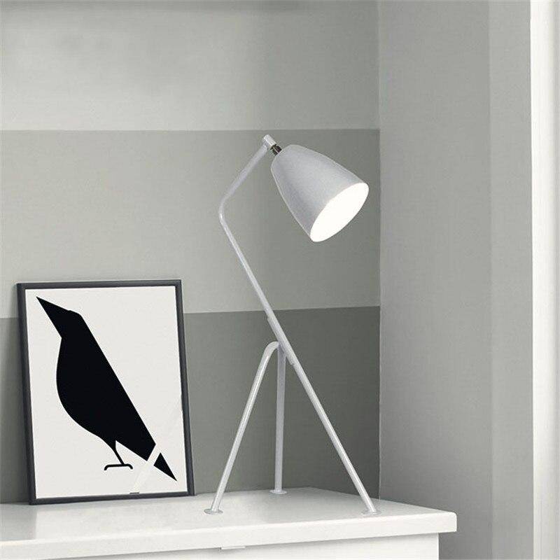 Lampe de bureau design à trois pieds Trigeminal