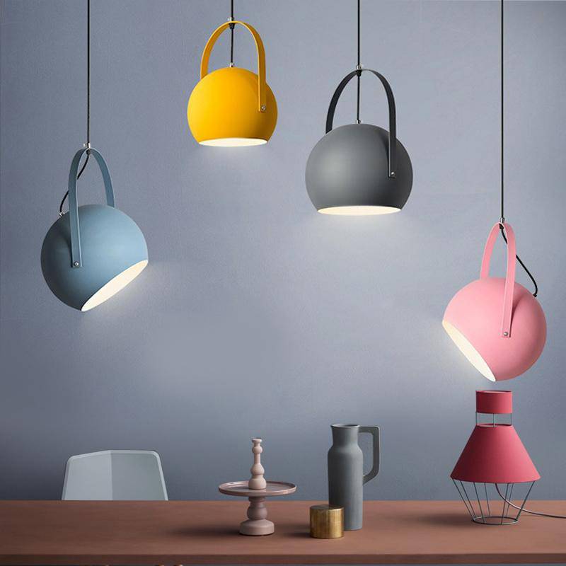 Suspension LED boule avec lanière en métal Colourful - vue 4 sur 6