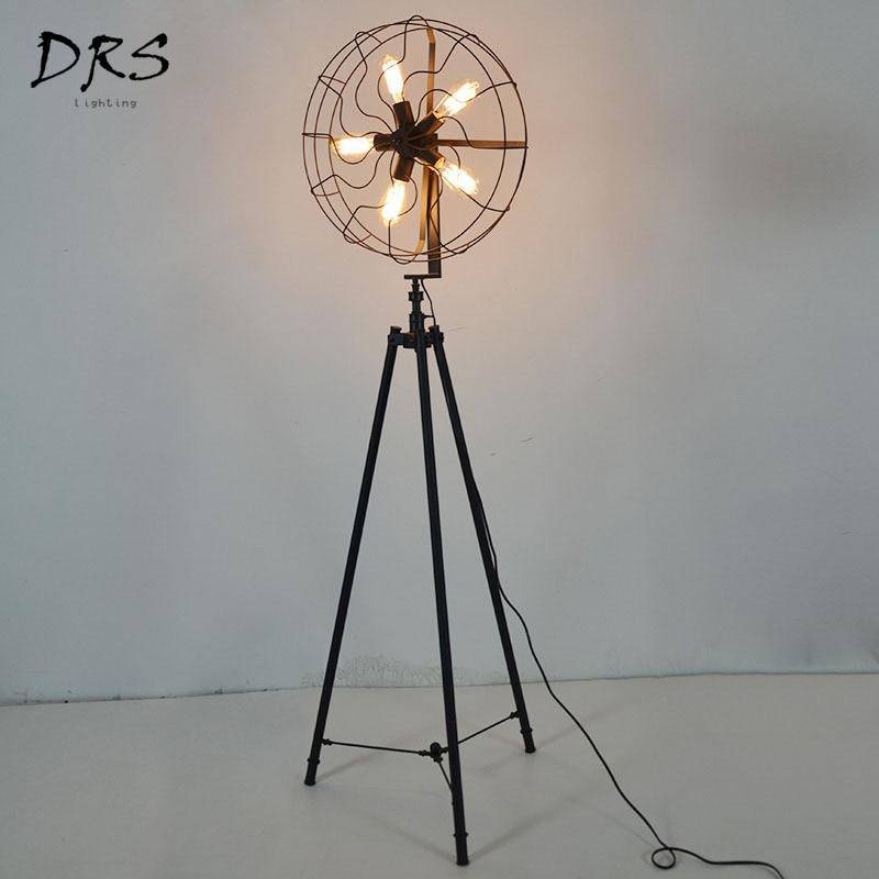 Lampadaire tripode style industriel avec 5 lampes dans cage