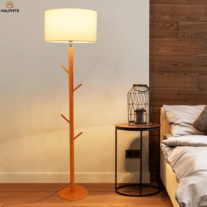 Lampadaire avec abat-jour en tissu et pied en bois à branches