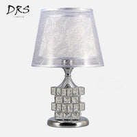 Lampe de chevet abat-jour et cristaux Rubiks