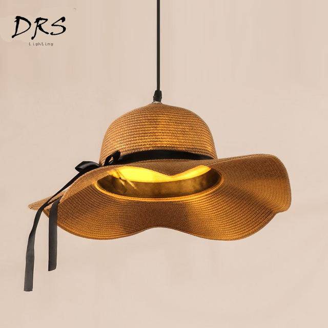 Suspension en forme de chapeau de paille Straw